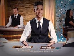 Antarmuka turnamen slot mingguan di qq882